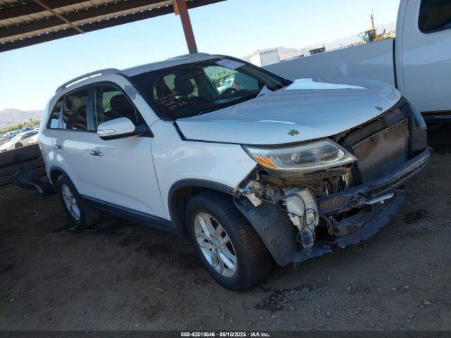  Salvage Kia Sorento