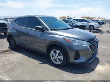  Salvage Nissan Kicks