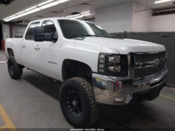  Salvage Chevrolet Silverado 2500