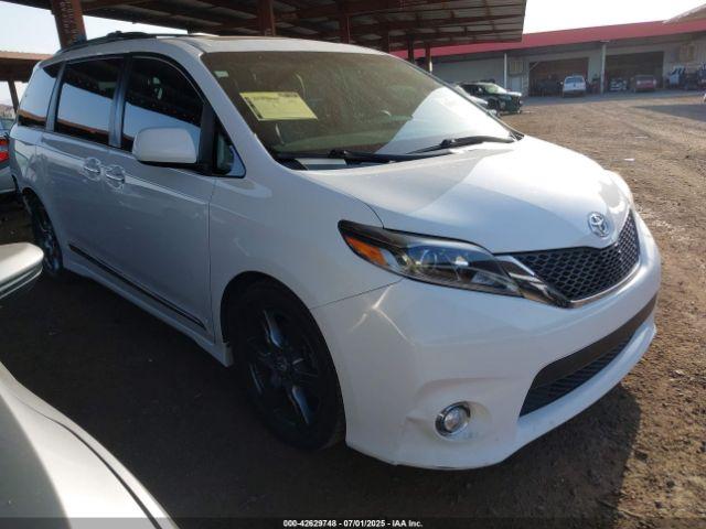  Salvage Toyota Sienna