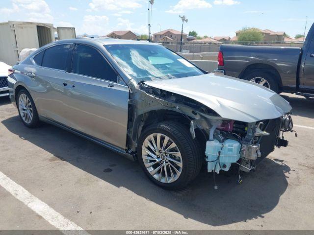 Salvage Lexus Es