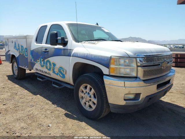  Salvage Chevrolet Silverado 2500