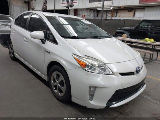 Salvage Toyota Prius