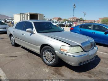  Salvage Lincoln Towncar