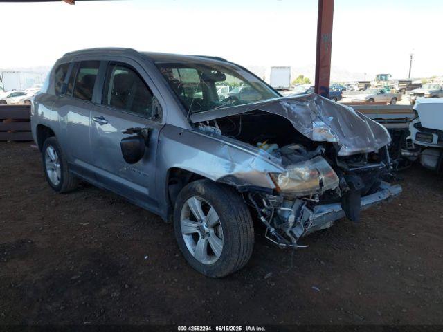  Salvage Jeep Compass