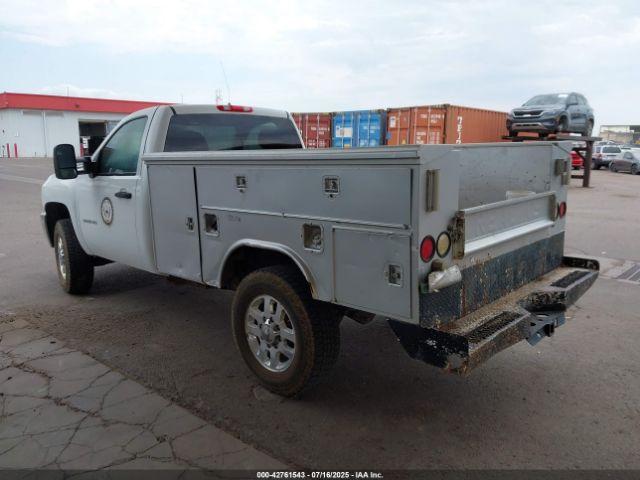 Chevrolet Silverado 2500 Work Truck Image 13