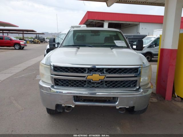 Chevrolet Silverado 2500 Work Truck Image 11