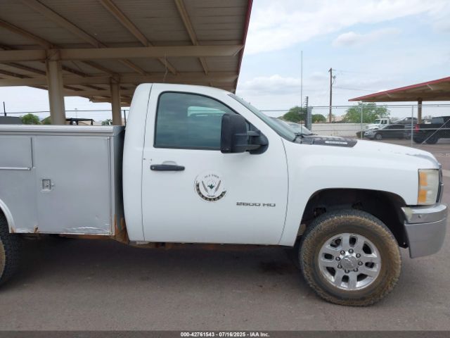 Chevrolet Silverado 2500 Work Truck Image 14