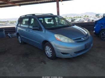  Salvage Toyota Sienna