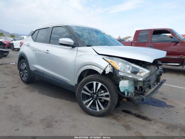  Salvage Nissan Kicks
