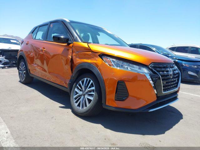  Salvage Nissan Kicks