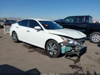  Salvage Nissan Altima