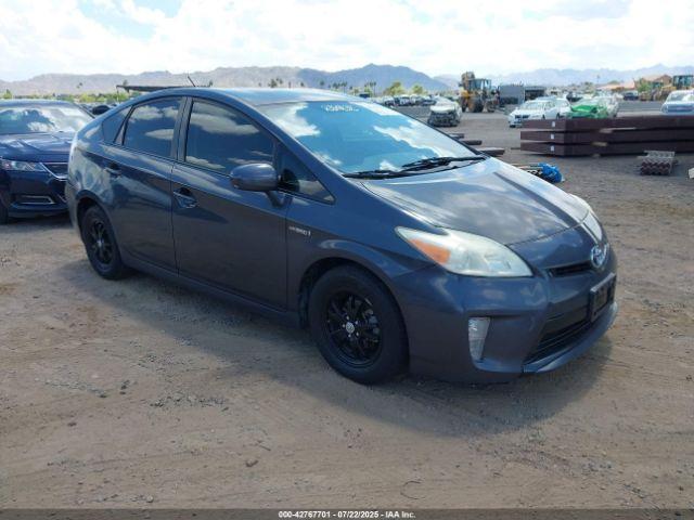  Salvage Toyota Prius