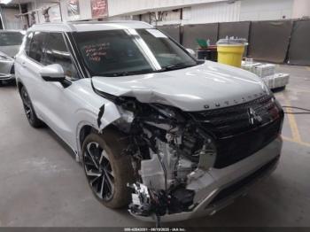  Salvage Mitsubishi Outlander