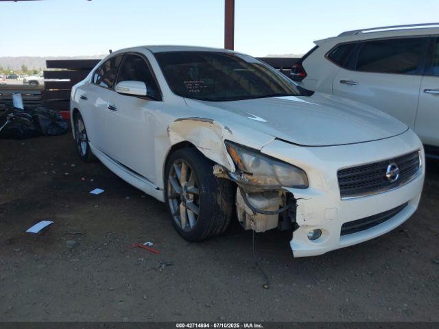  Salvage Nissan Maxima