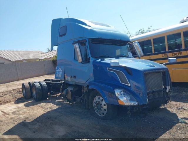  Salvage Volvo Vn