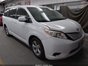  Salvage Toyota Sienna
