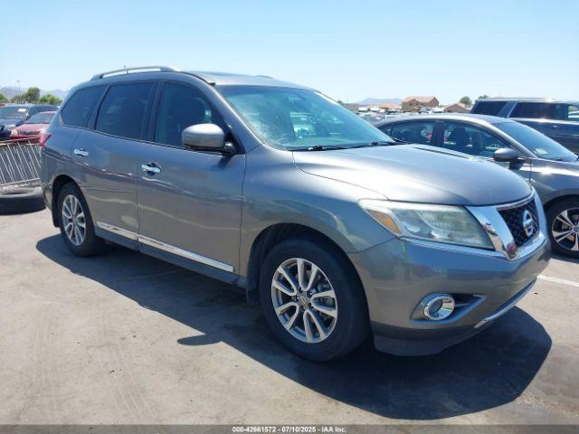  Salvage Nissan Pathfinder