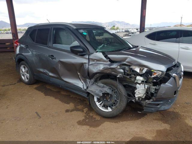  Salvage Nissan Kicks