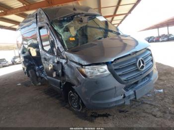  Salvage Mercedes-Benz Sprinter 2500