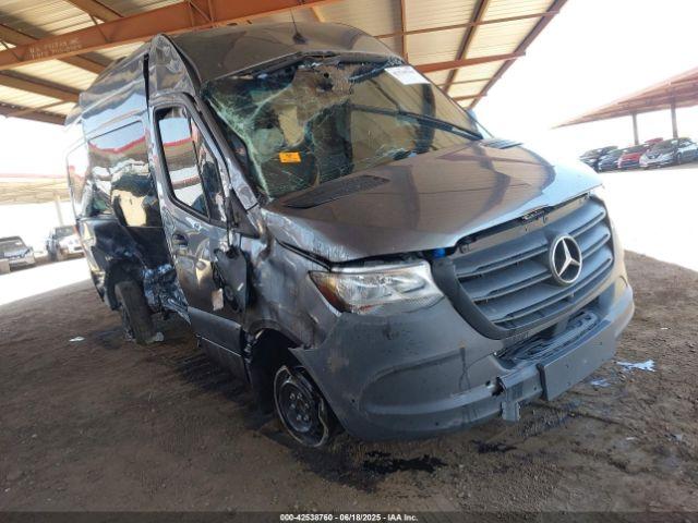  Salvage Mercedes-Benz Sprinter 2500