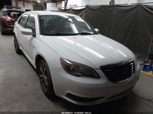  Salvage Chrysler 200
