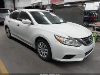  Salvage Nissan Altima