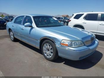  Salvage Lincoln Towncar