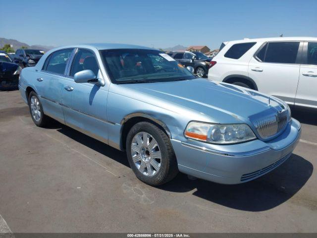  Salvage Lincoln Towncar
