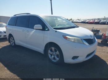  Salvage Toyota Sienna
