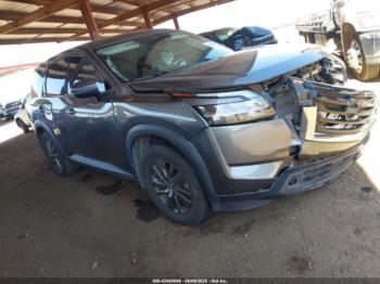  Salvage Nissan Pathfinder