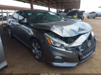  Salvage Nissan Altima