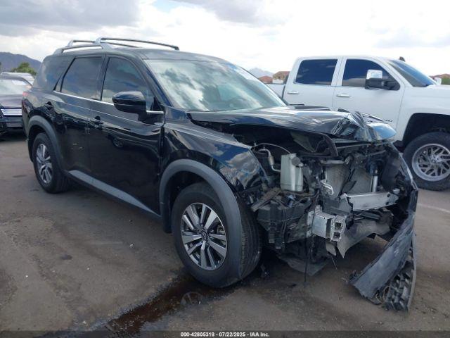  Salvage Nissan Pathfinder
