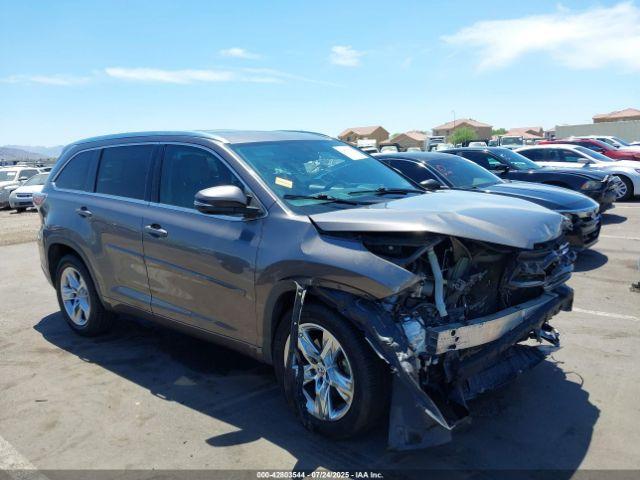  Salvage Toyota Highlander