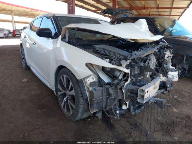  Salvage Nissan Maxima