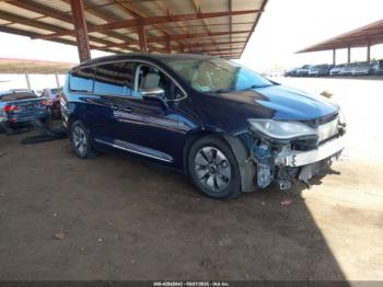  Salvage Chrysler Pacifica
