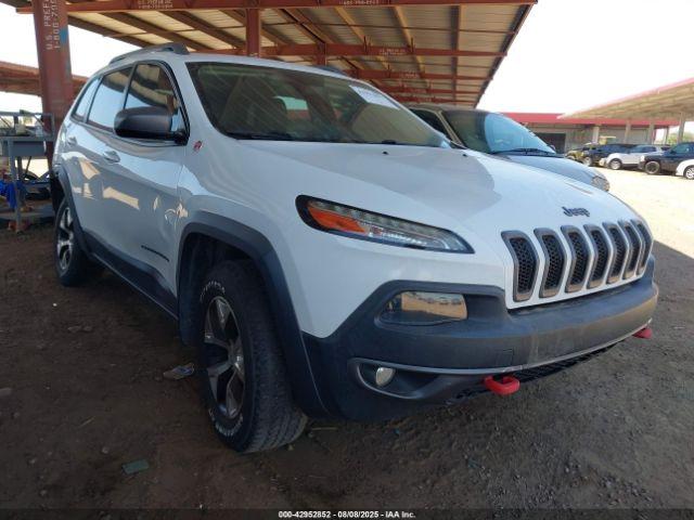  Salvage Jeep Cherokee