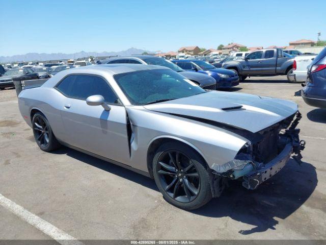  Salvage Dodge Challenger