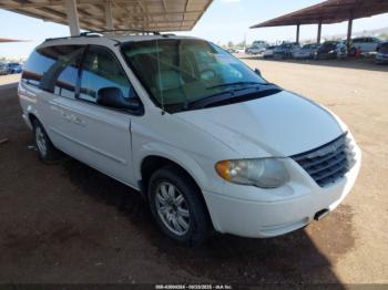  Salvage Chrysler Town & Country