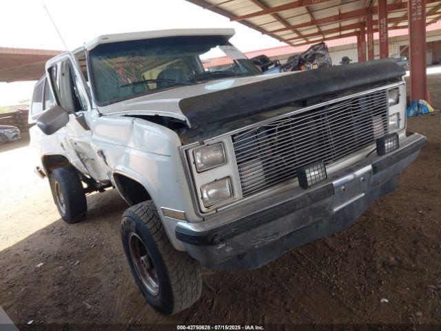  Salvage Chevrolet Blazer