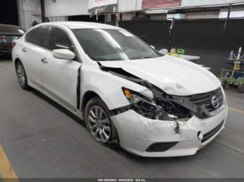  Salvage Nissan Altima