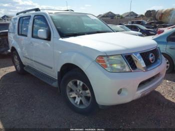  Salvage Nissan Pathfinder