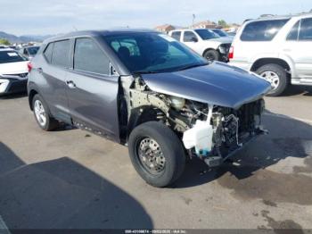  Salvage Nissan Kicks