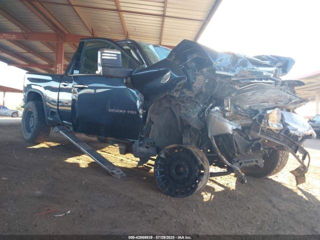  Salvage Chevrolet Silverado 2500