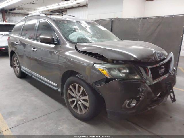  Salvage Nissan Pathfinder