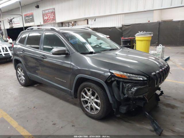  Salvage Jeep Cherokee