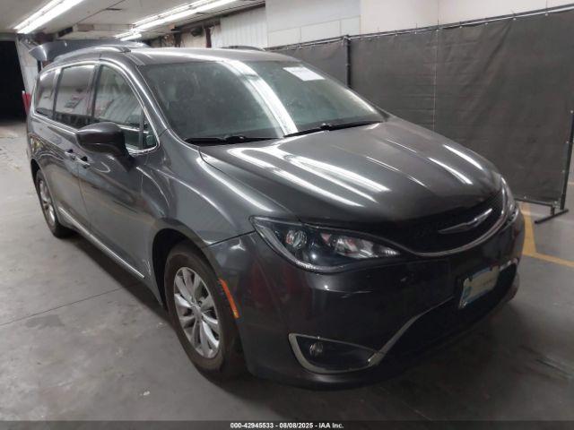  Salvage Chrysler Pacifica