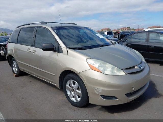  Salvage Toyota Sienna
