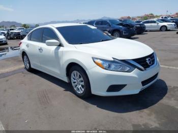  Salvage Nissan Altima
