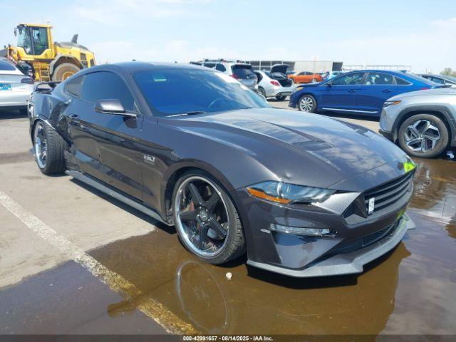  Salvage Ford Mustang